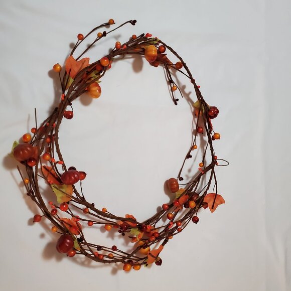 Fall Garland 5 Feet – Maple Leaves, Pumpkins, Berries, Pip Berries – Home Décor - Picture 4 of 4